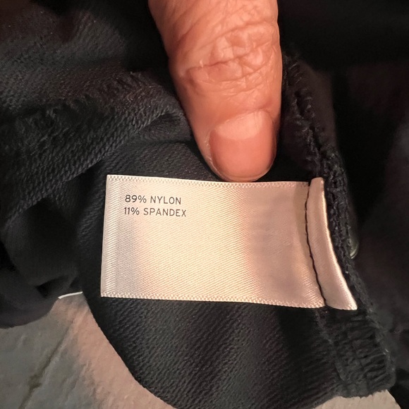 Duluth Woman’s Flexpedition slim leg pants size 10x29.  Like new condition- - Picture 11 of 13